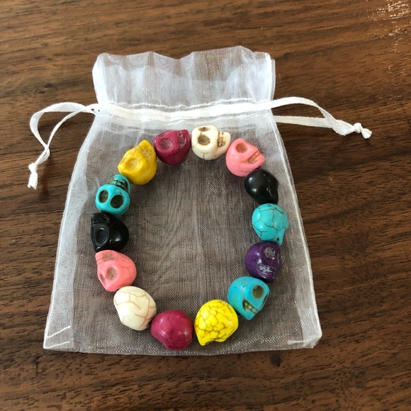NWOT Multi Colored Skull Bracelet - Picture 2 of 3